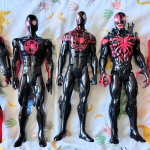 Marvel Black and Red Spider Action Figures Set